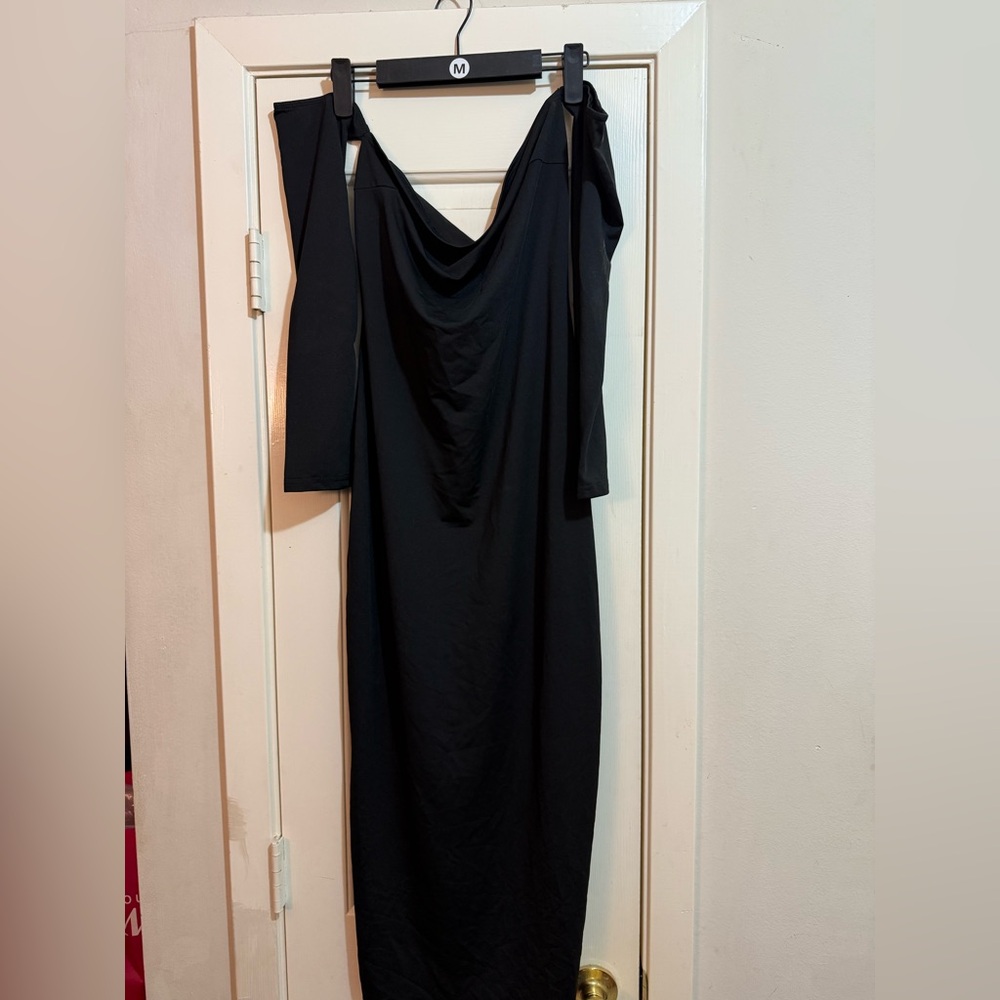 Elegant Black Long Sleeve Off The Shoulder Dress